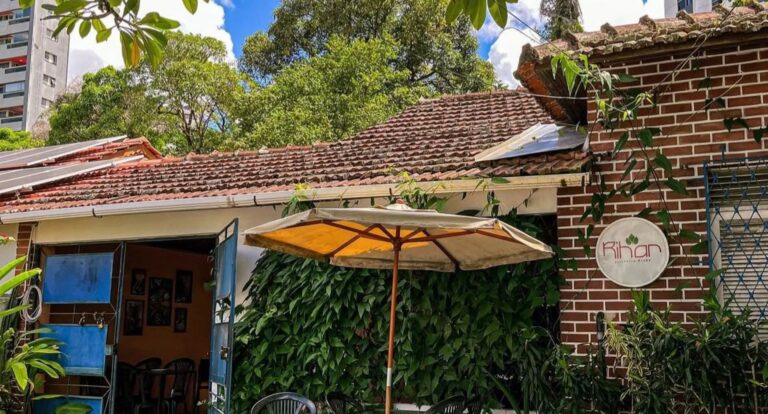 5 restaurantes árabes no Recife para celebrar o Dia da Esfiha